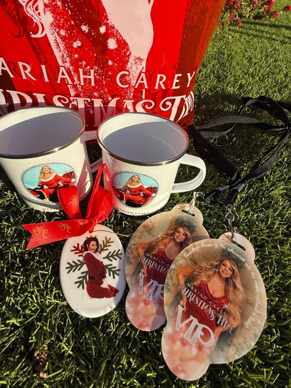 Mariah Carey VIP swag - Picture 2 of 2